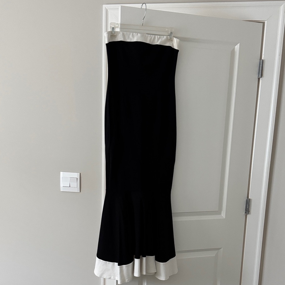 Elegant Black and White Strapless Dress